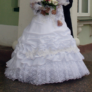 Свадебное платье + болеро (по желанию)